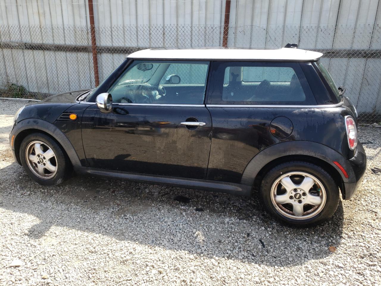 WMWSU3C54BT095568 2011 Mini Cooper