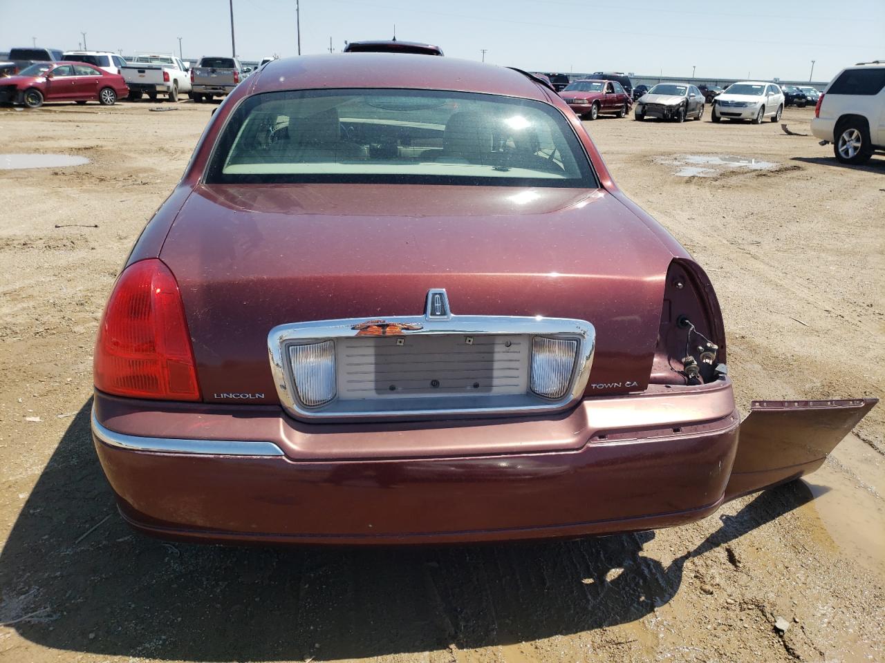 1LNHM81W93Y634871 2003 Lincoln Town Car Executive