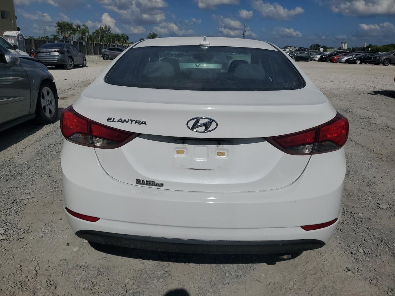 2016 Hyundai Elantra Se vin: 5NPDH4AE8GH721885