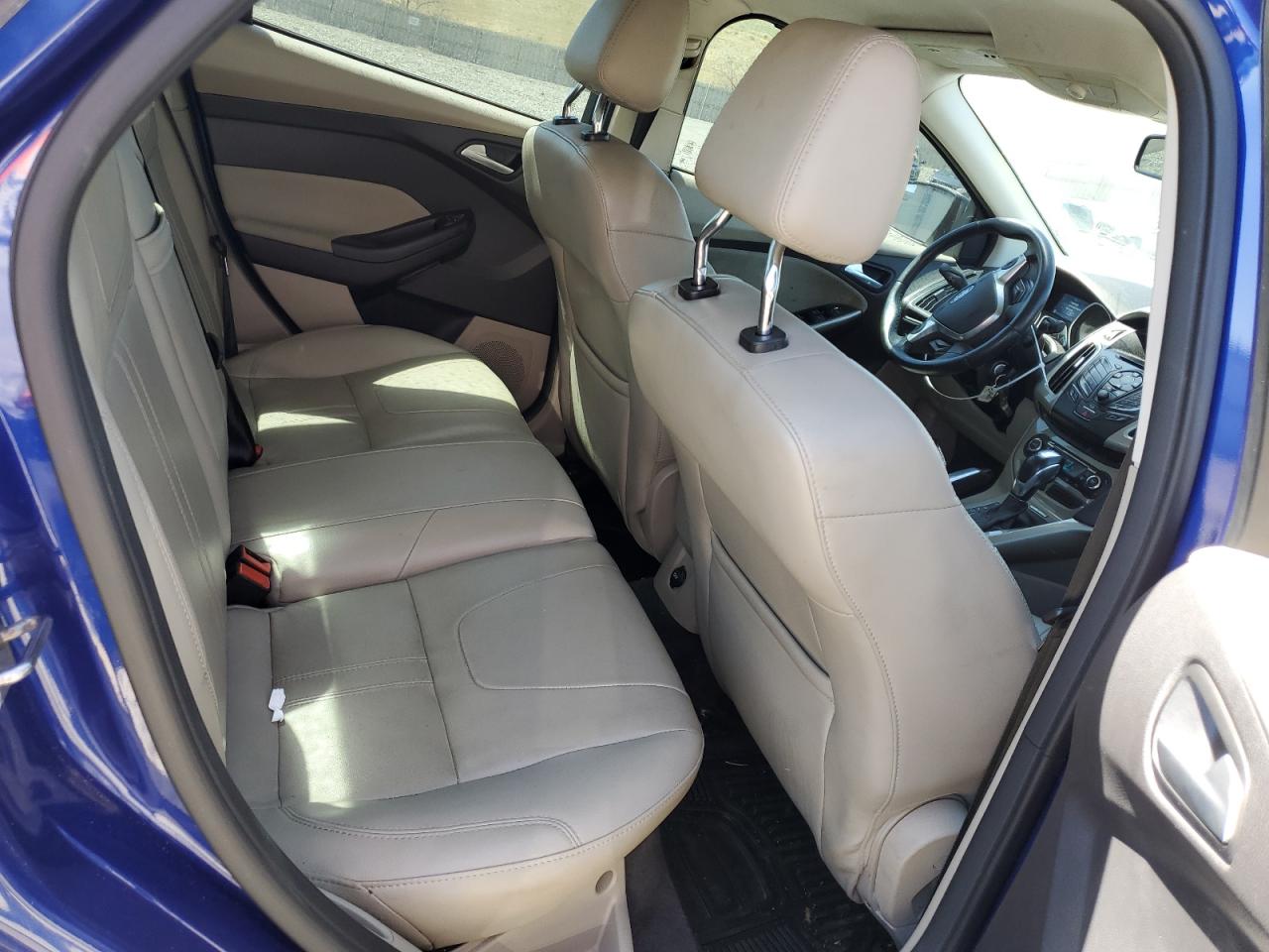 1FAHP3H20CL315671 2012 Ford Focus Sel