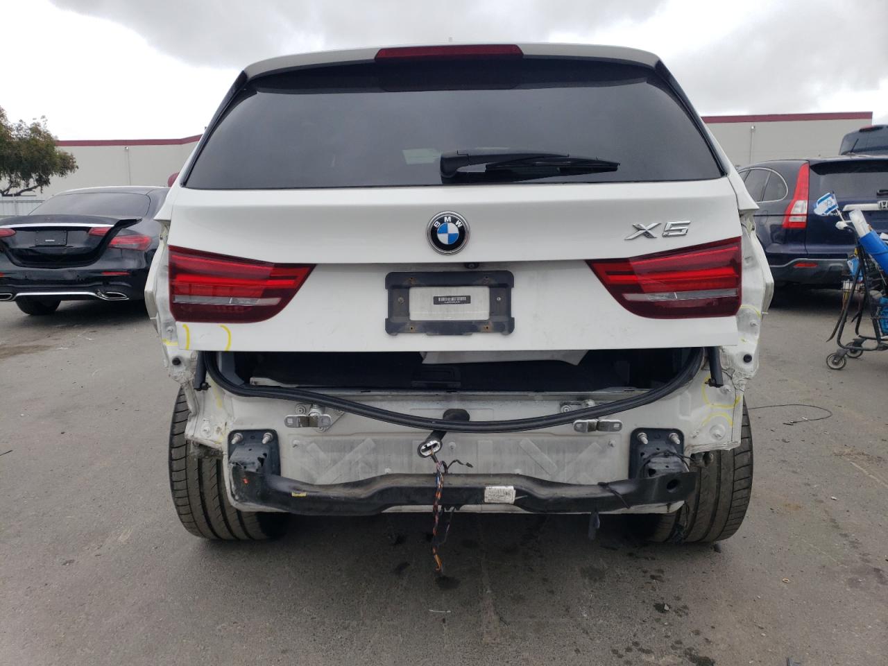 5UXKR6C55H0J84189 2017 BMW X5 xDrive50I