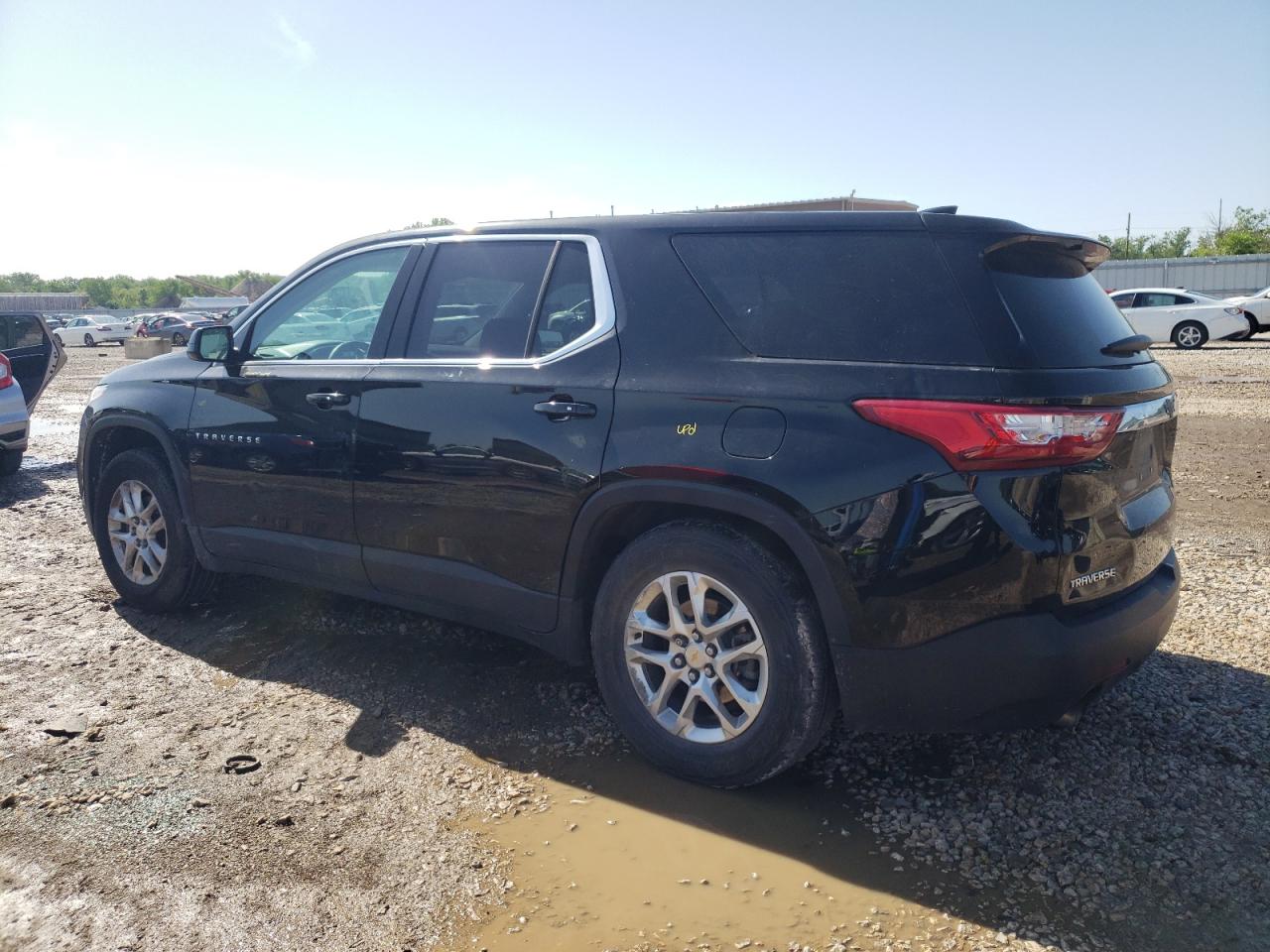 2019 Chevrolet Traverse Ls vin: 1GNERFKW3KJ258694