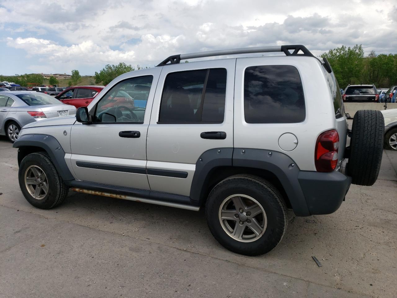 1J4GL38K35W566388 2005 Jeep Liberty Renegade