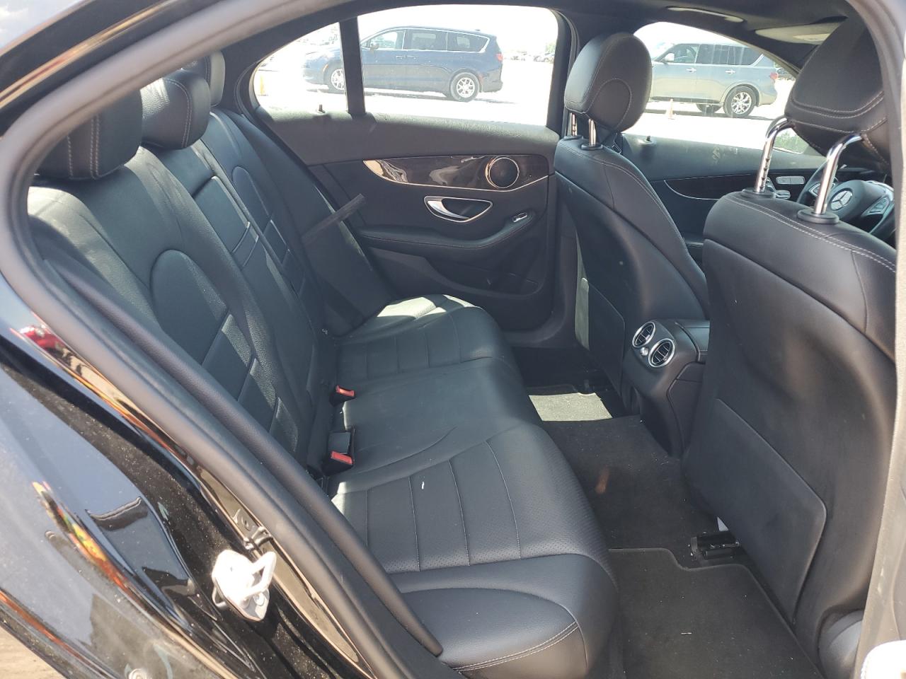 WDDWF4JB0JR334015 2018 Mercedes-Benz C 300