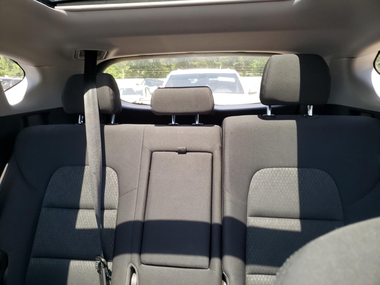 KM8J3CA21JU688514 2018 Hyundai Tucson Value