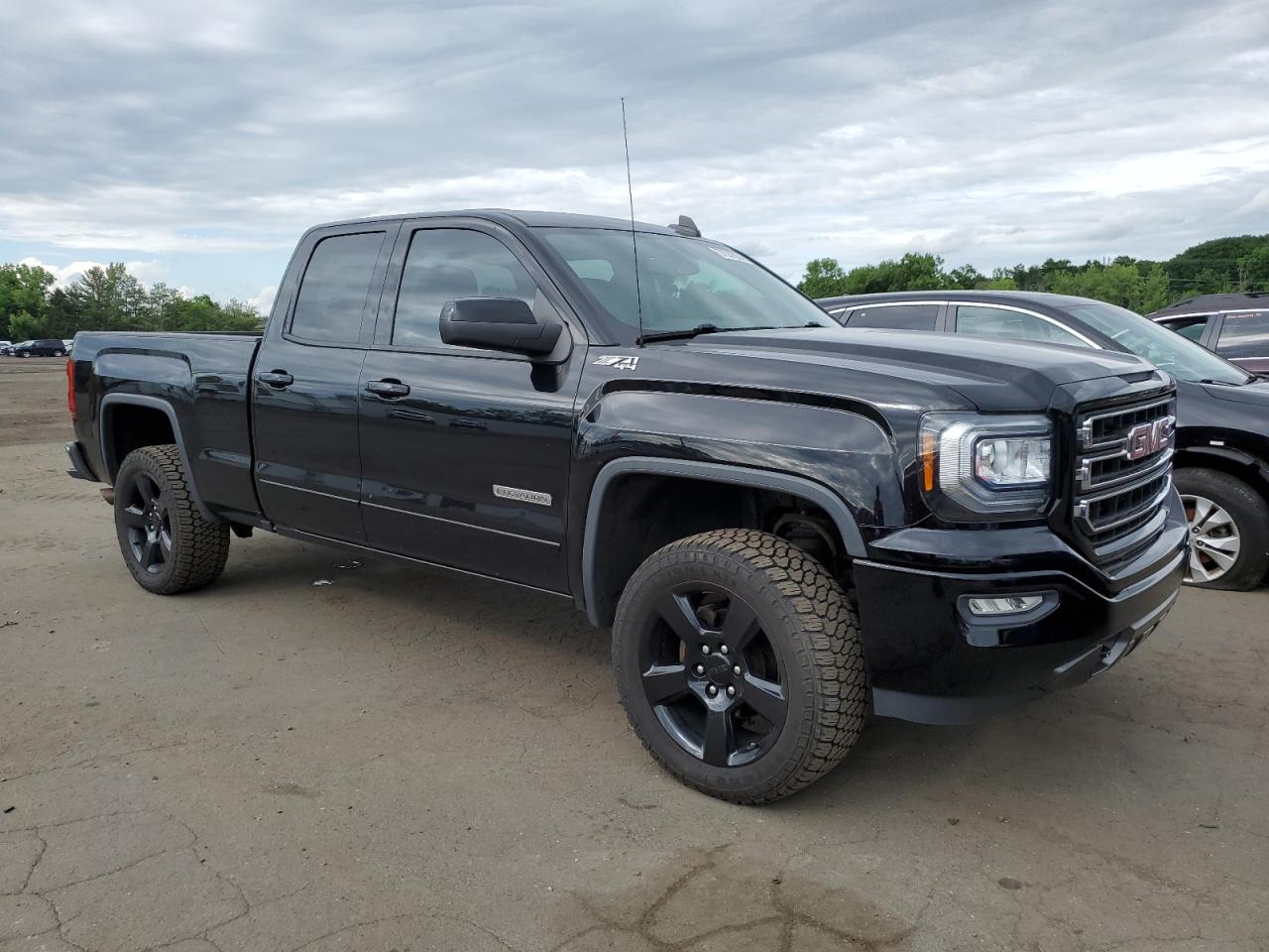 2017 GMC Sierra K1500 Sle vin: 1GTV2MEC2HZ324066