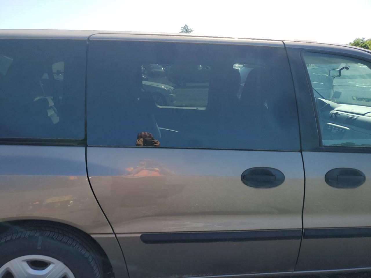 2FMZA50625BA45965 2005 Ford Freestar S