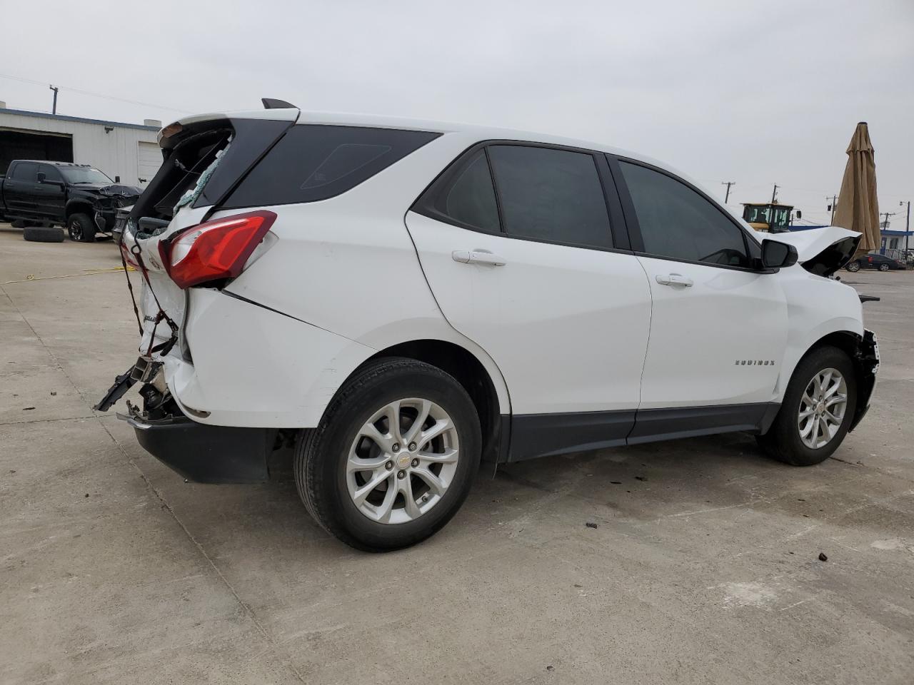 2GNAXHEV1J6121946 2018 Chevrolet Equinox Ls