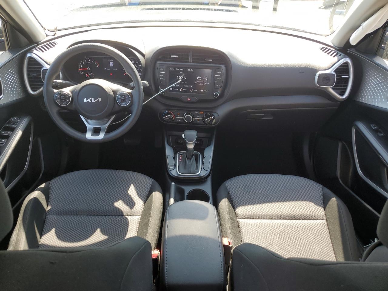 2022 Kia Soul Lx vin: KNDJ23AUXN7172682