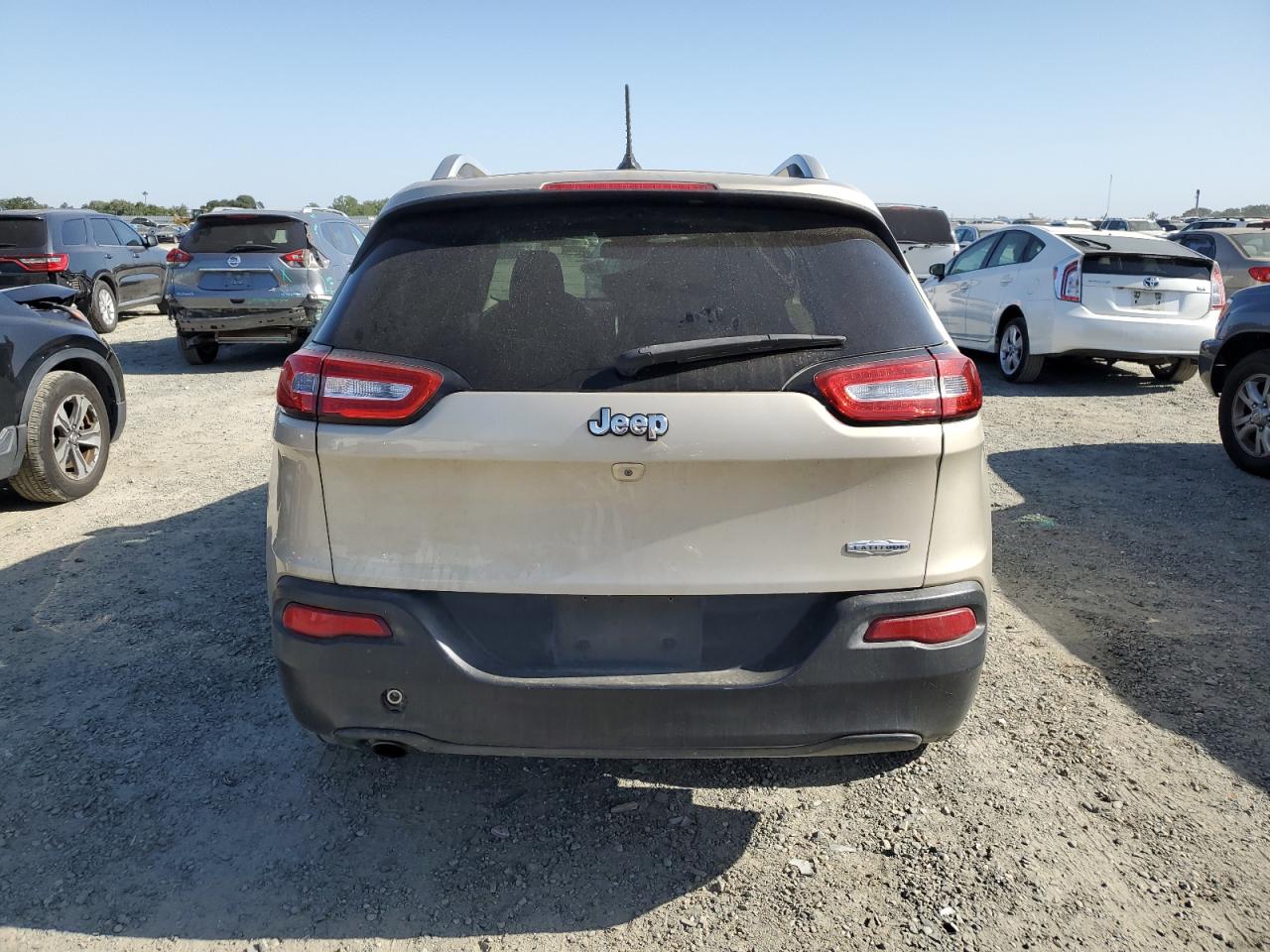 1C4PJLCB4FW655570 2015 Jeep Cherokee Latitude