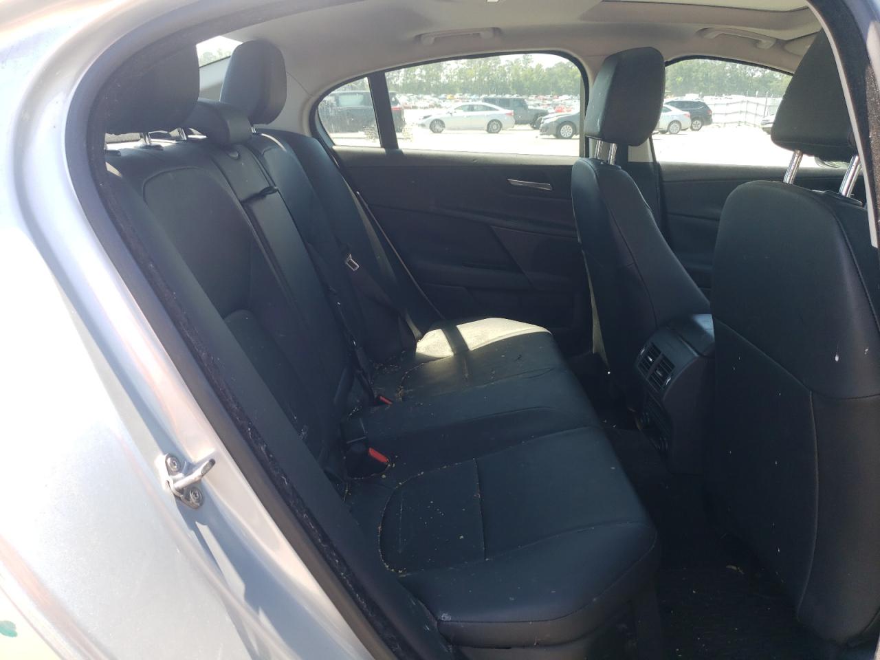 SAJAJ4FN2JCP24253 2018 Jaguar Xe Premium