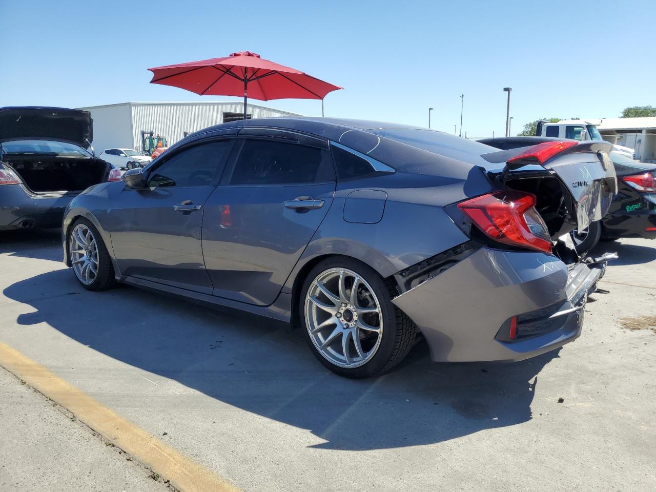 2HGFC2F52HH513887 2017 Honda Civic Lx