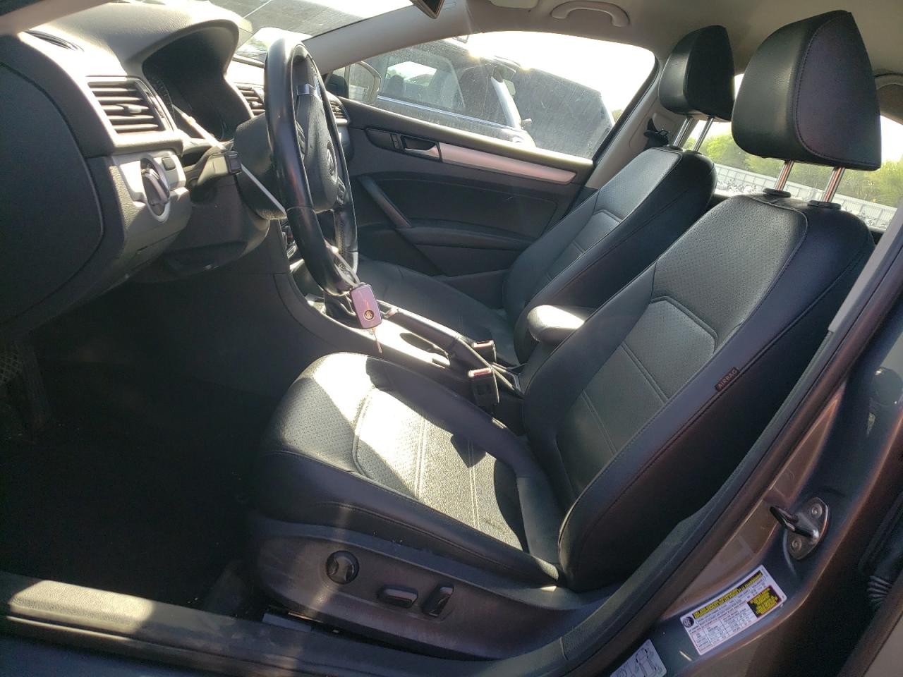 1VWBP7A34DC126305 2013 Volkswagen Passat Se