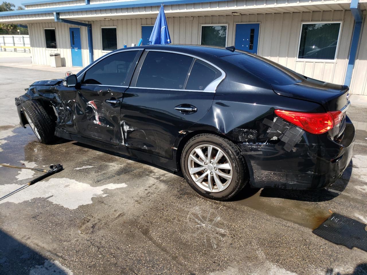 JN1EV7AP7HM744262 2017 Infiniti Q50 Premium