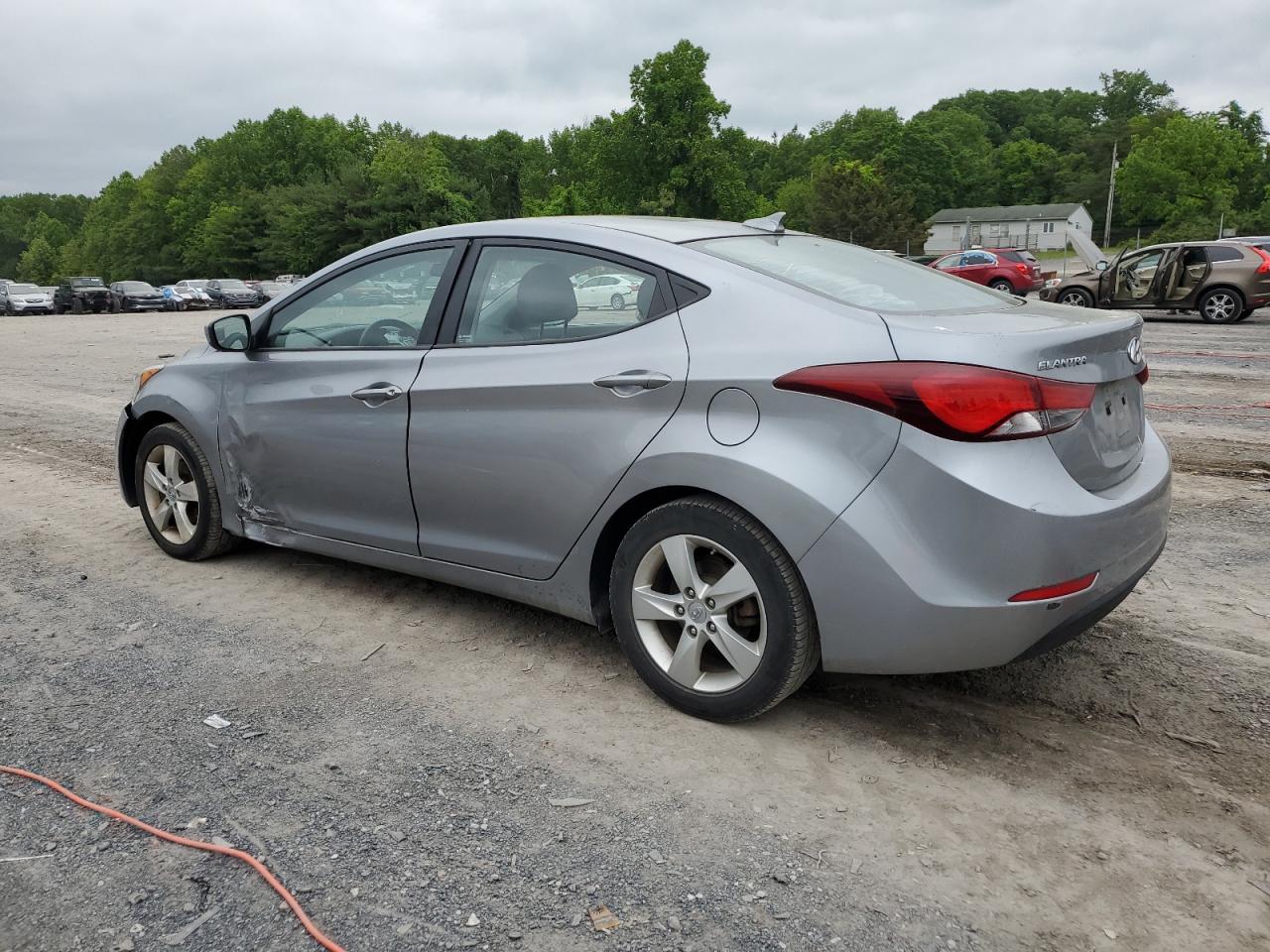 5NPDH4AE6GH760393 2016 Hyundai Elantra Se