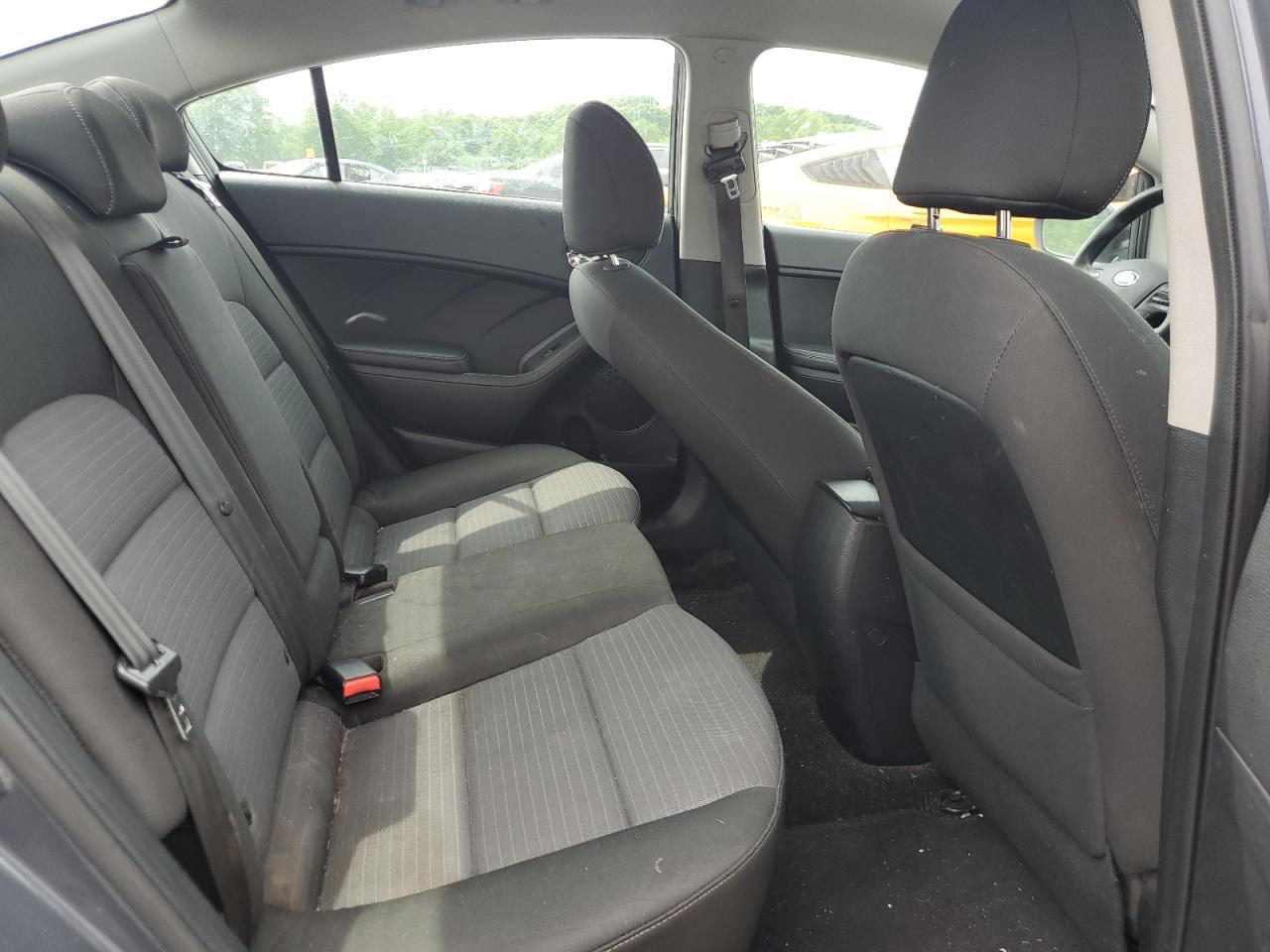 KNAFX4A69G5525987 2016 Kia Forte Lx