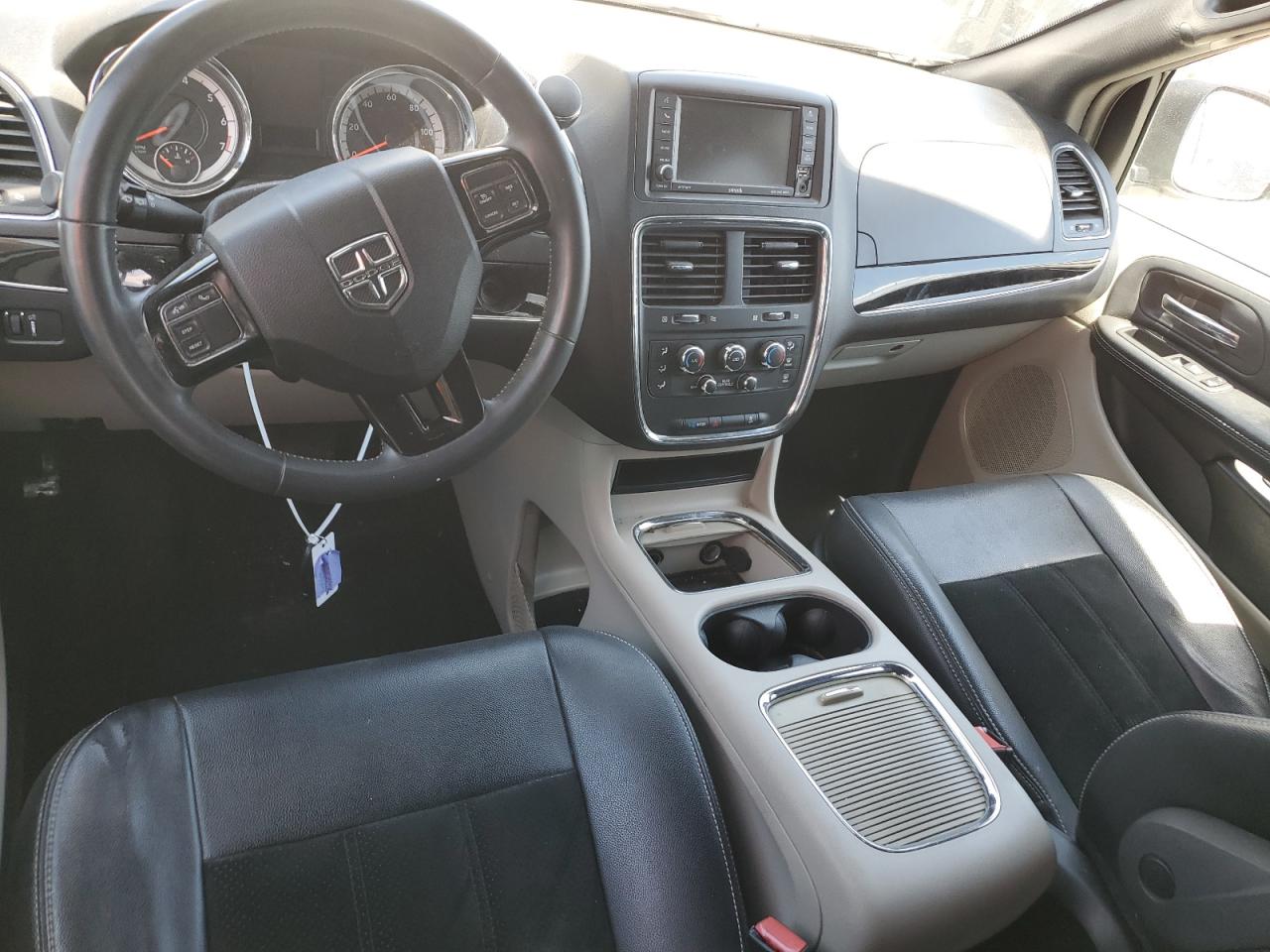 2C4RDGCG8JR248758 2018 Dodge Grand Caravan Sxt