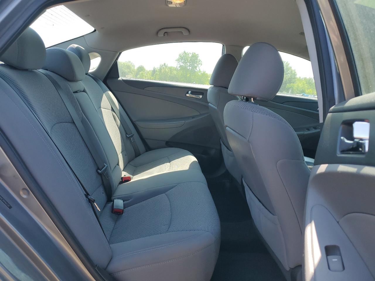 5NPEB4AC3DH565335 2013 Hyundai Sonata Gls