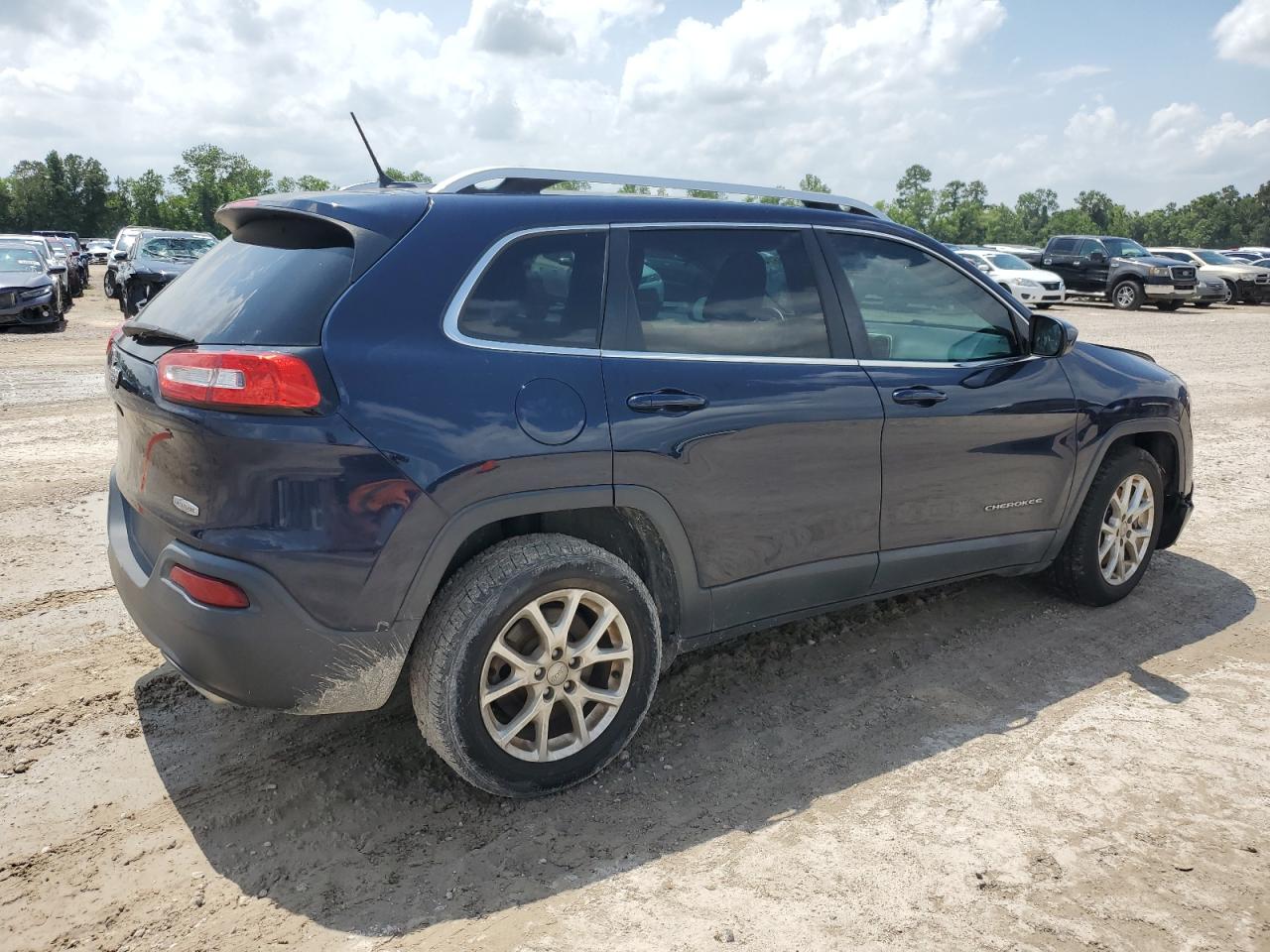 2015 Jeep Cherokee Latitude vin: 1C4PJLCS7FW658091