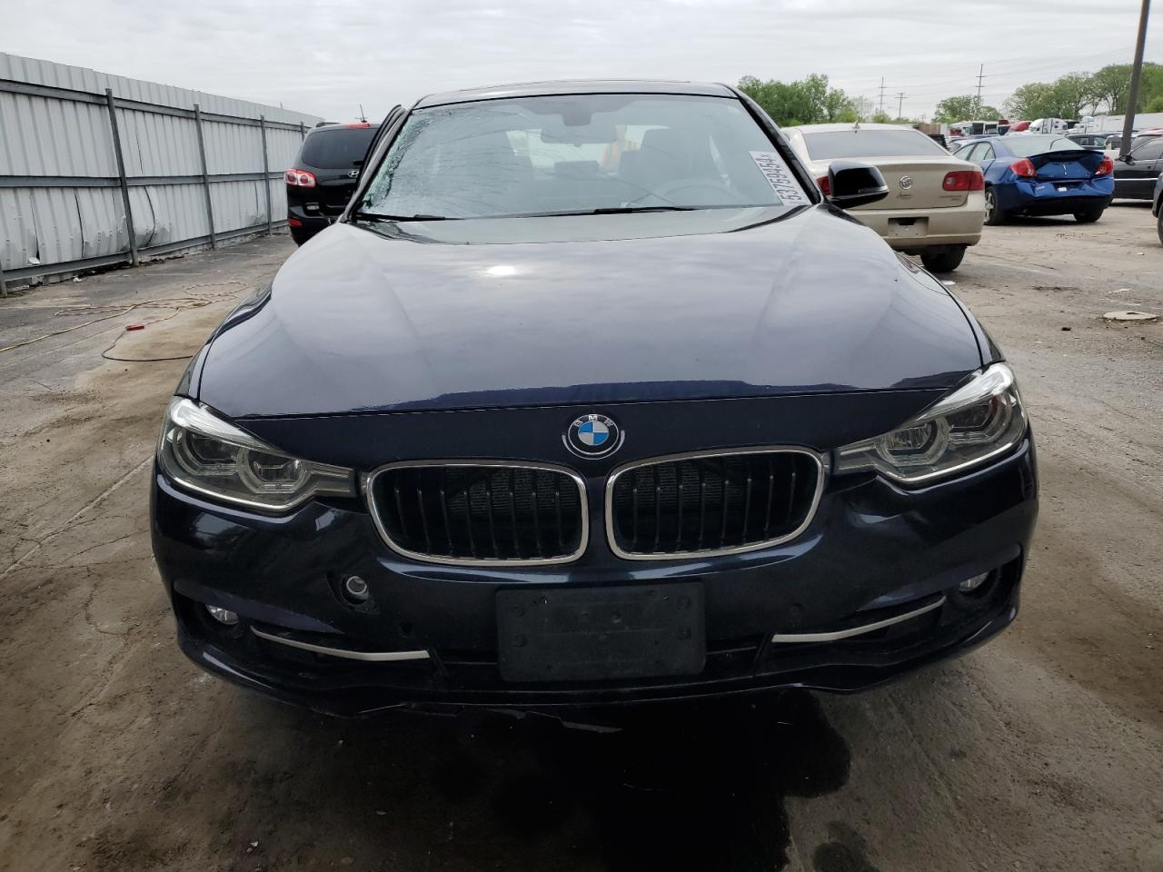 2017 BMW 330 Xi vin: WBA8D9G52HNU60365