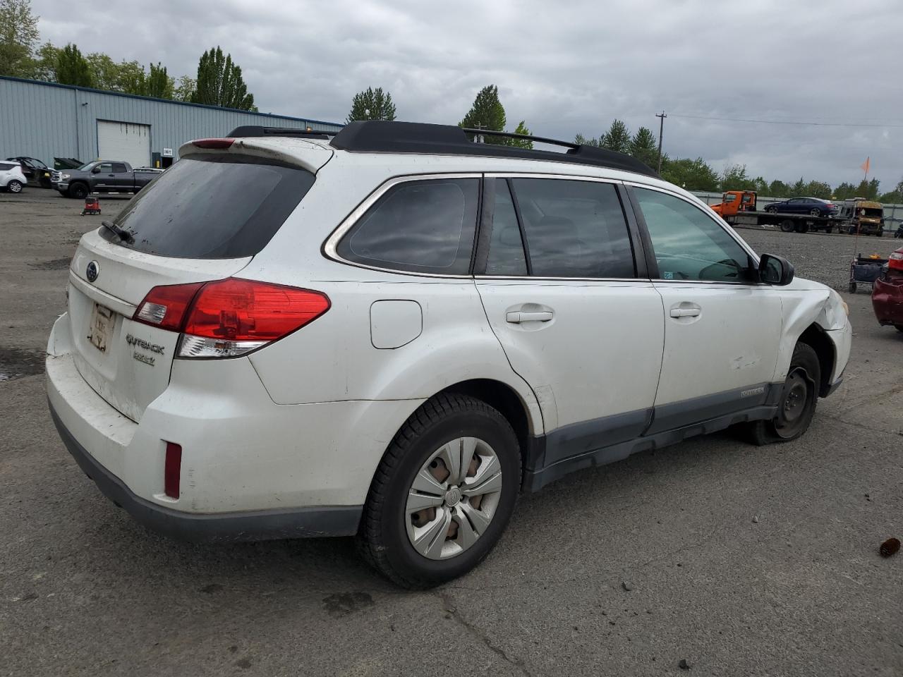 4S4BRBAC5B3340308 2011 Subaru Outback 2.5I