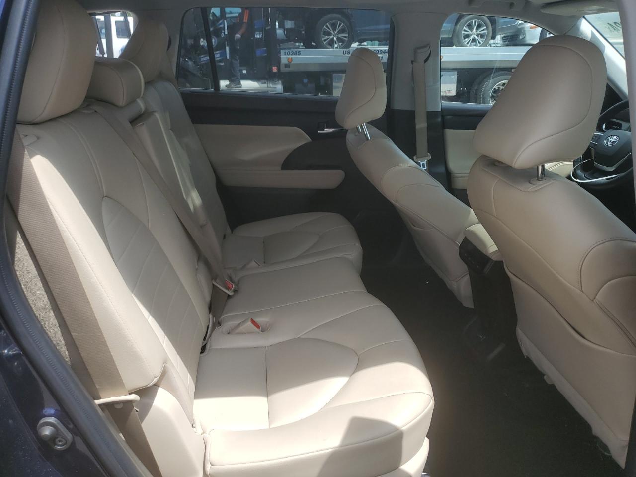 5TDGZRBH3NS581929 2022 Toyota Highlander Xle