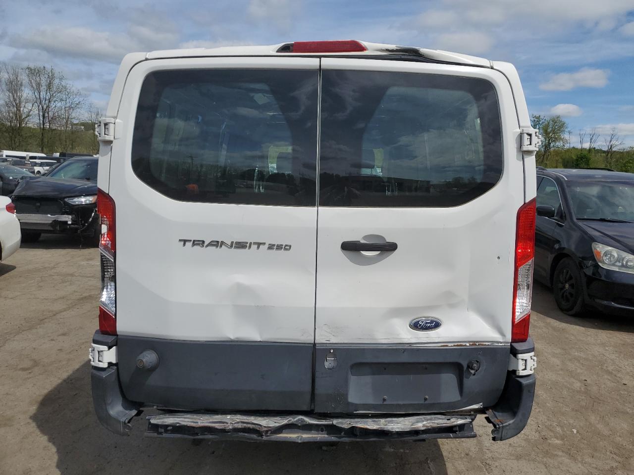 1FTYR2ZMXHKB14243 2017 Ford Transit T-250