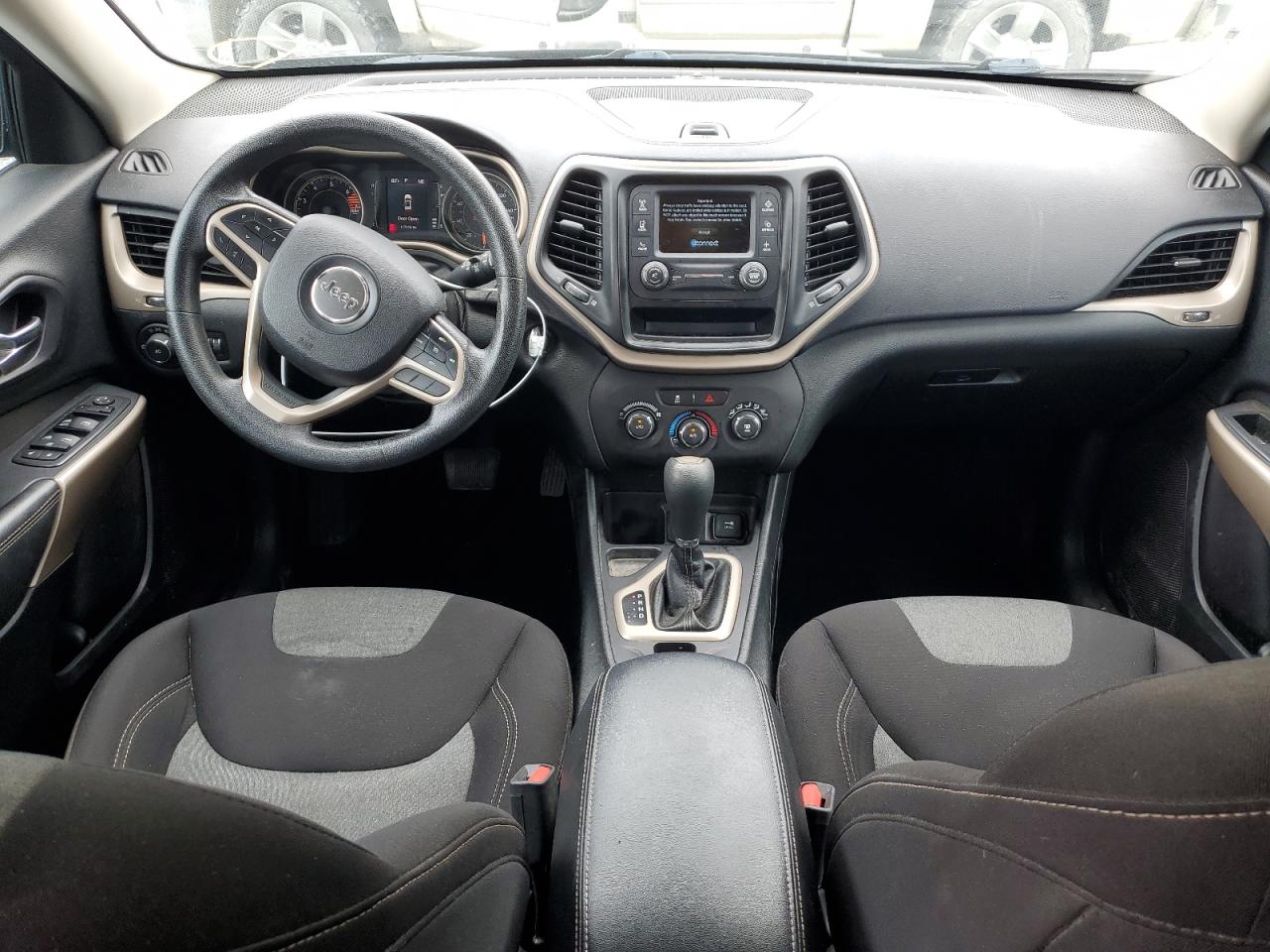 1C4PJLCB1JD524150 2018 Jeep Cherokee Latitude