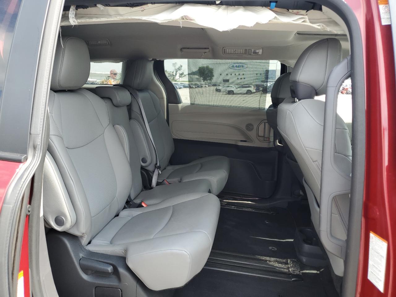 5TDYRKEC3NS132875 2022 Toyota Sienna Xle