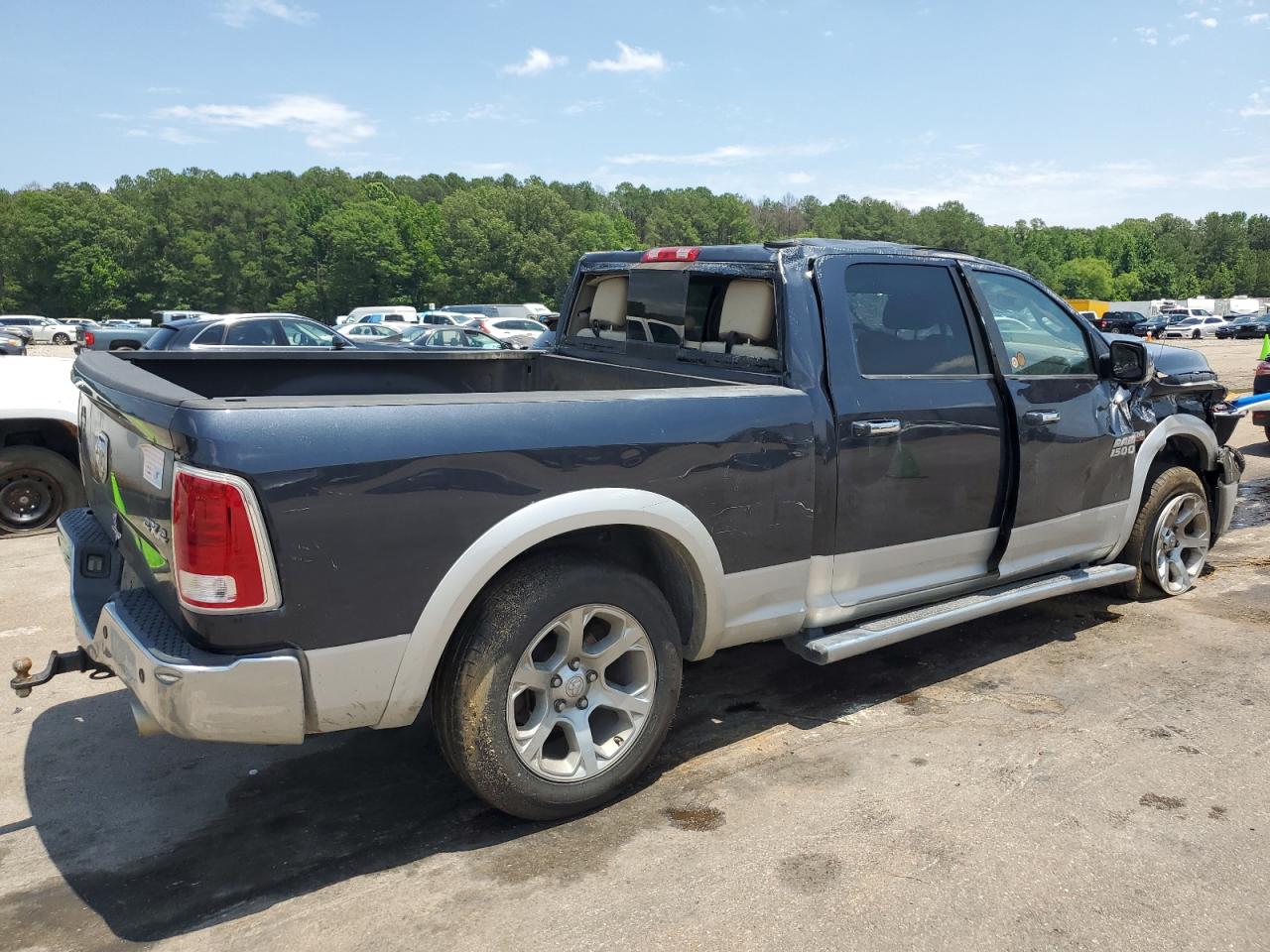 1C6RR7VT3DS662827 2013 Ram 1500 Laramie