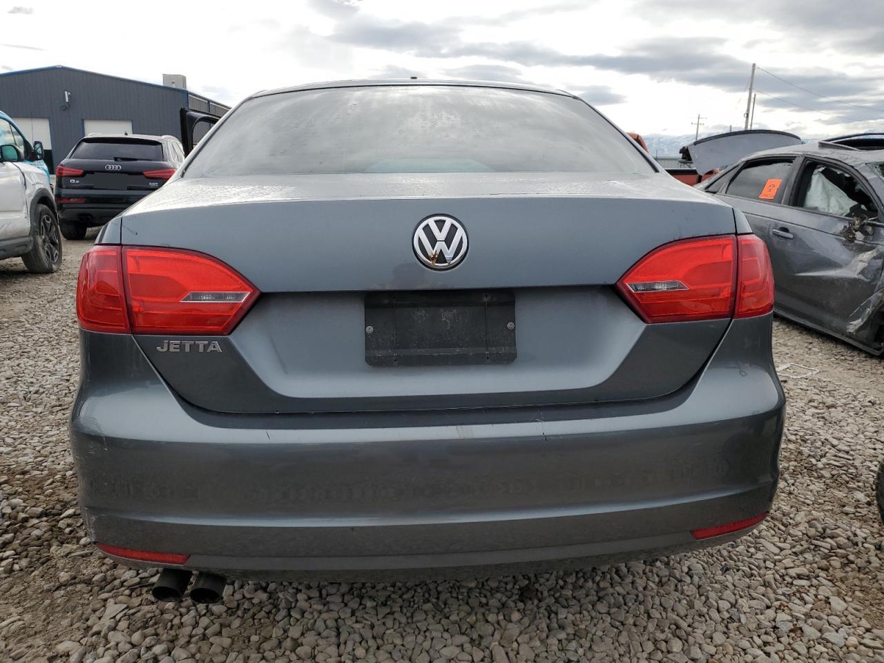 2013 Volkswagen Jetta Base vin: 3VW2K7AJ6DM279733