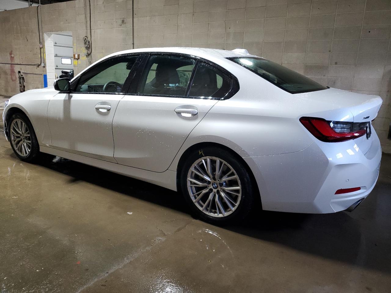 3MW89FF02P8D57079 2023 BMW 330Xi