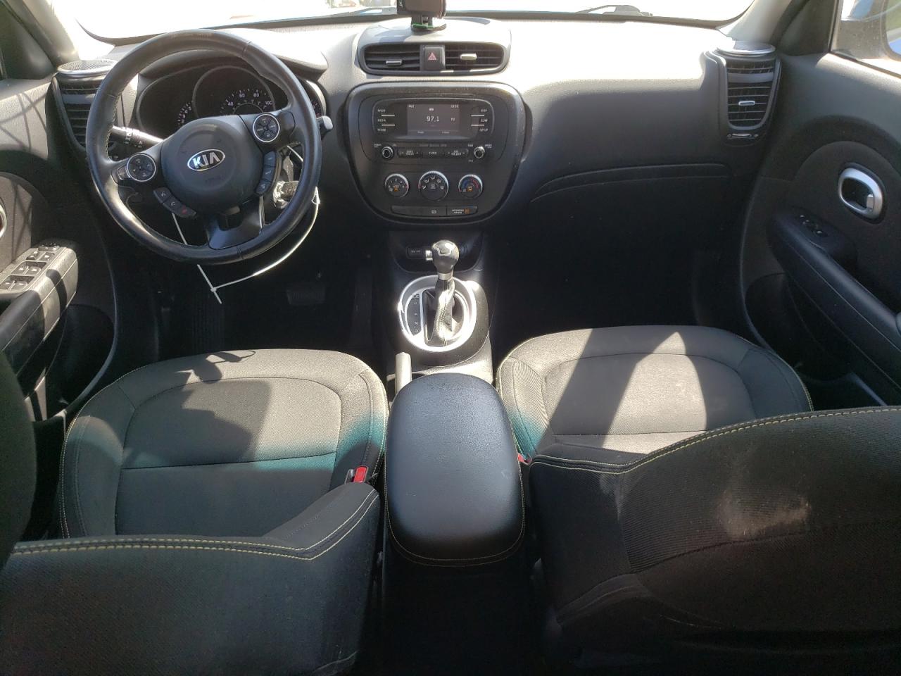 KNDJP3A51G7400985 2016 Kia Soul +