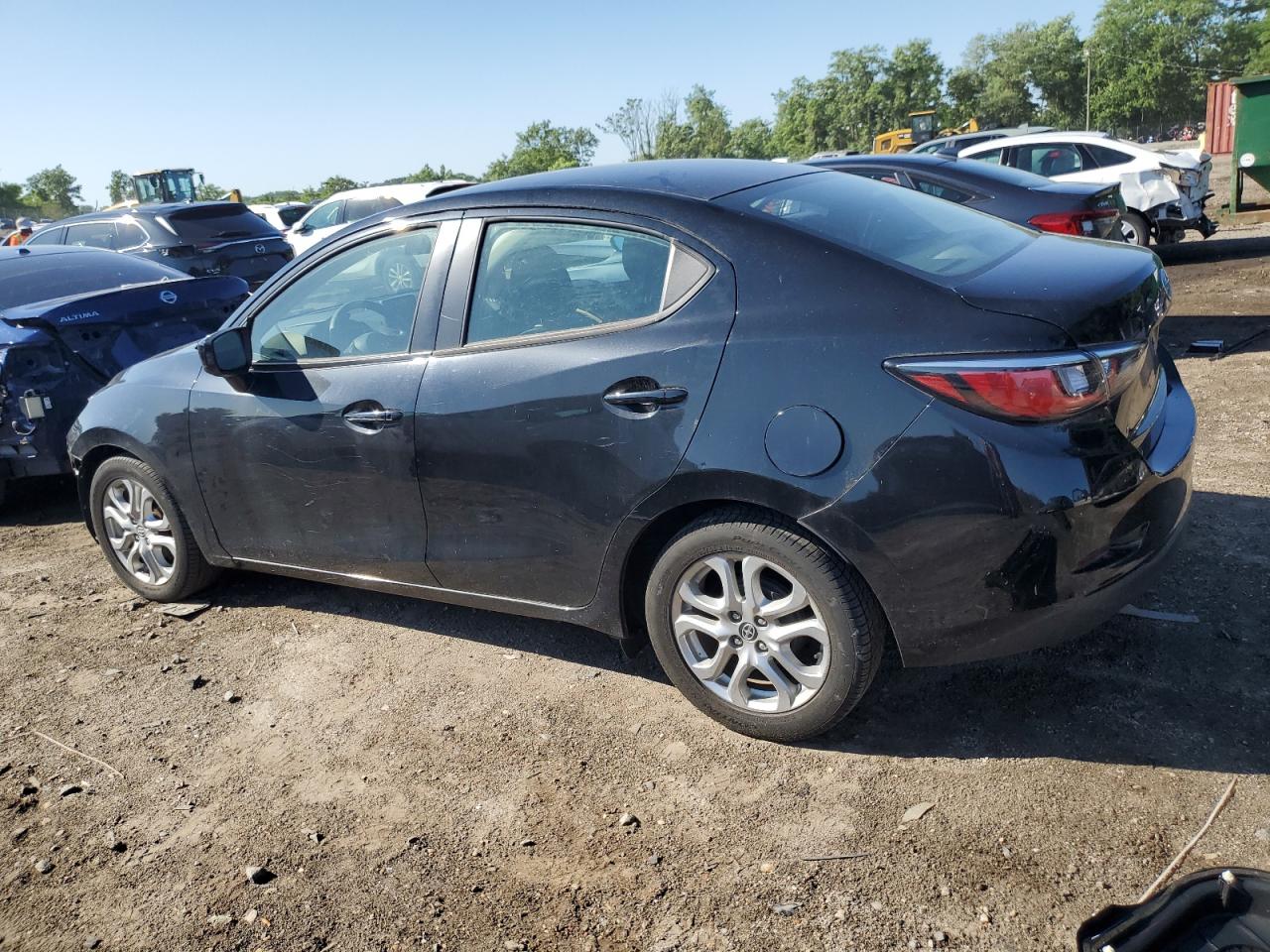 3MYDLBZV1GY113895 2016 Toyota Scion Ia