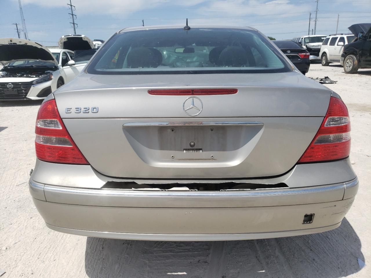 WDBUF65J34A424159 2004 Mercedes-Benz E 320