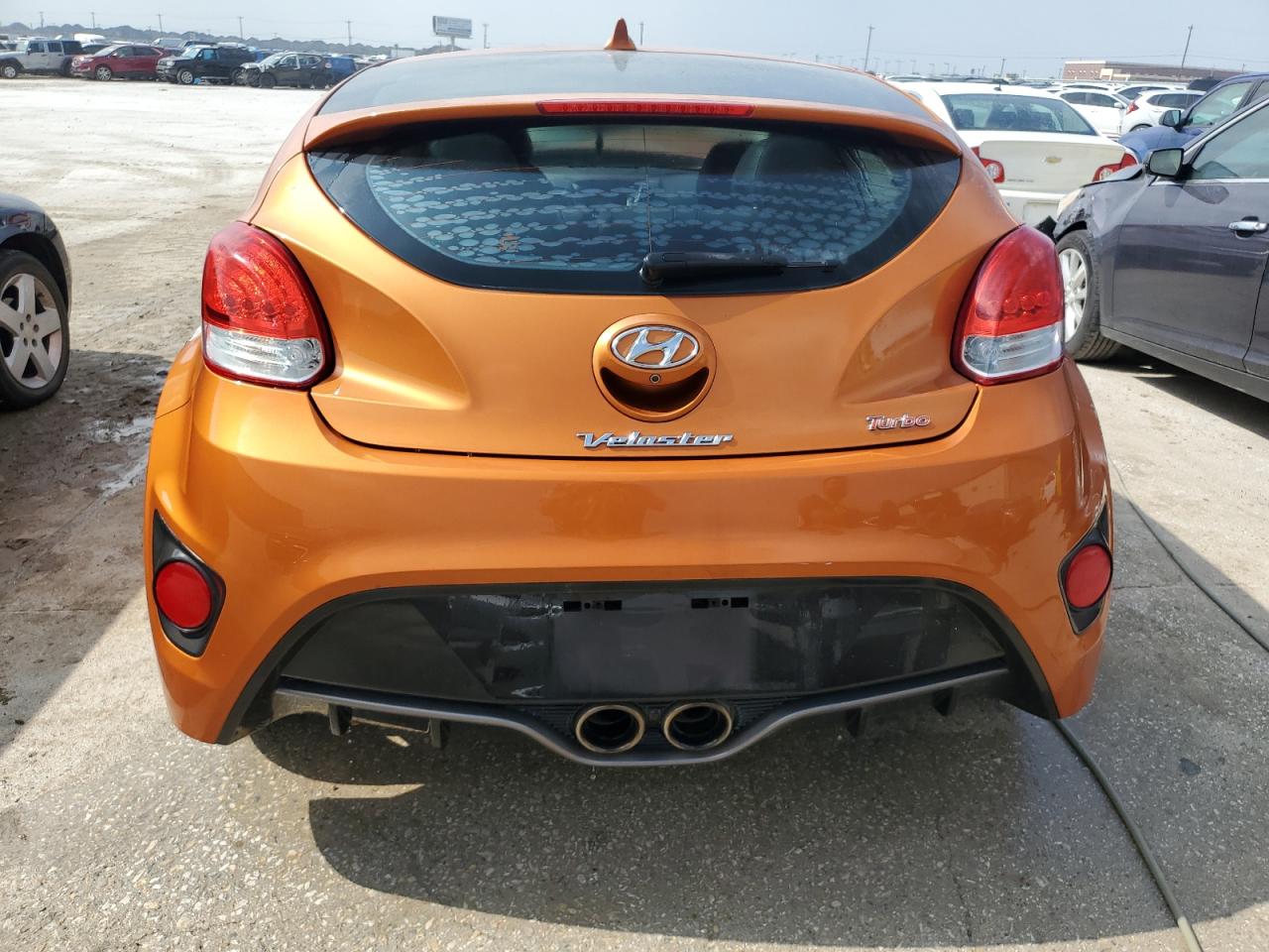 KMHTC6AE2GU258505 2016 Hyundai Veloster Turbo