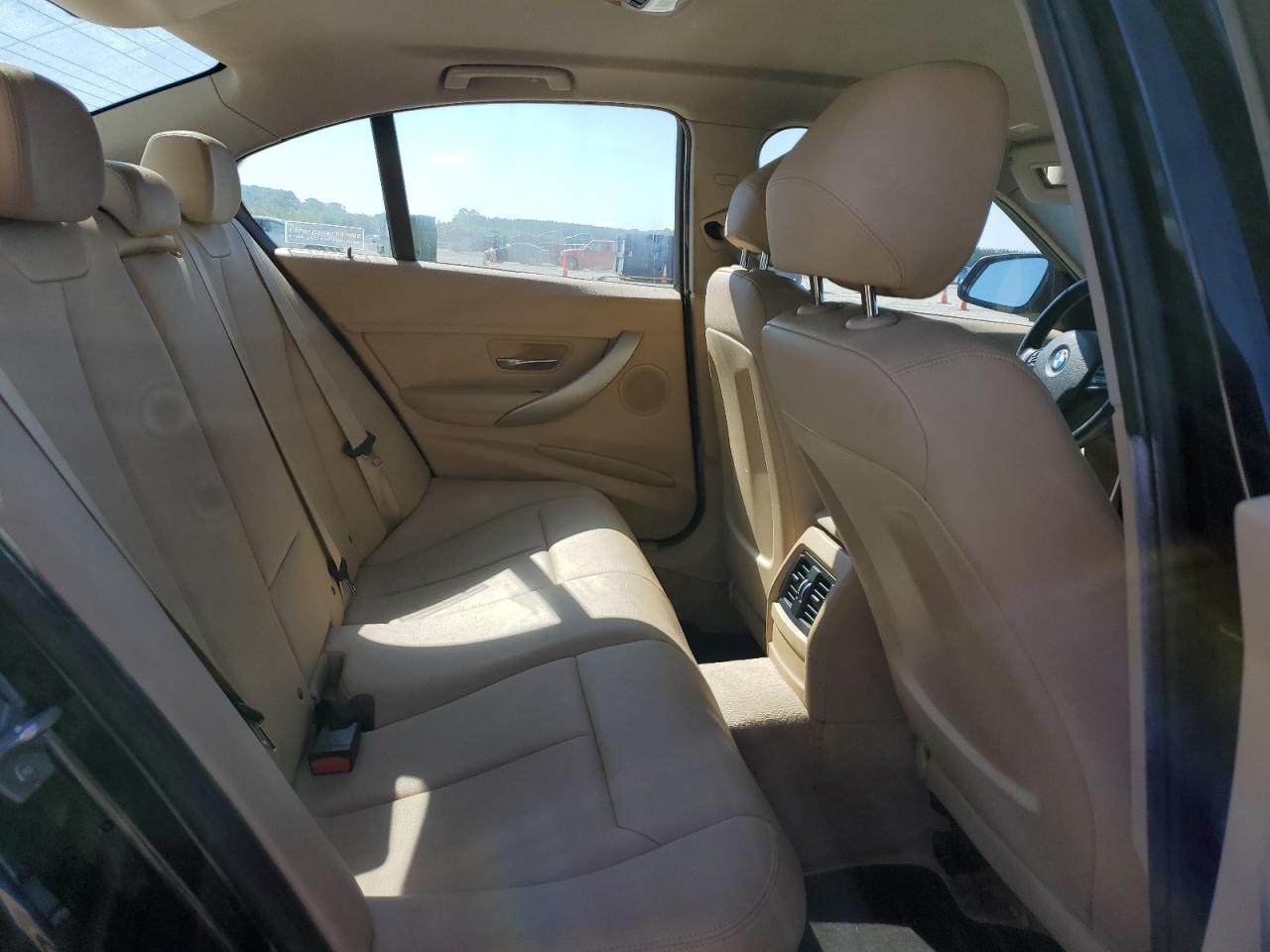 WBA3B1C56FK136471 2015 BMW 320 I