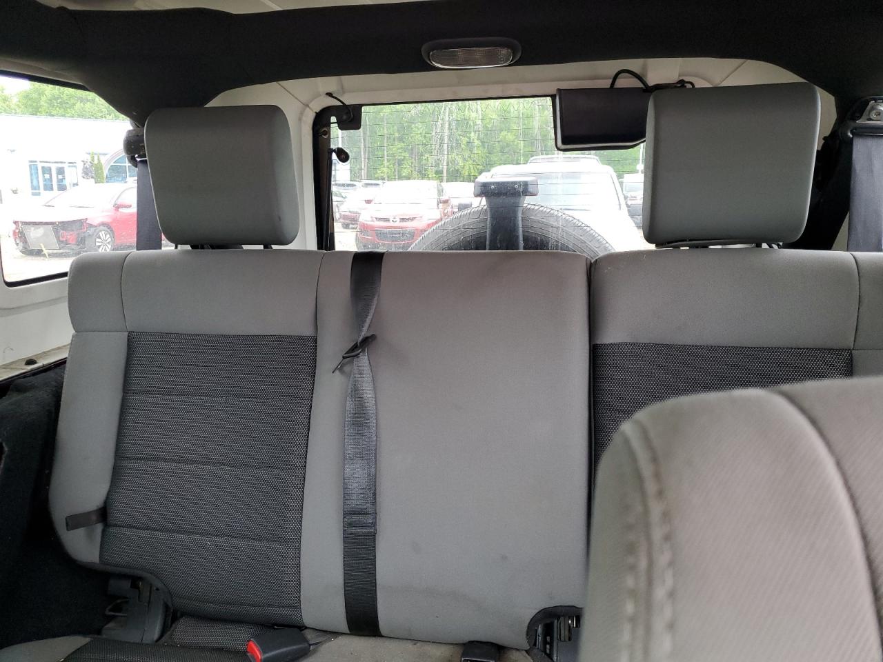 1J4BA5H19AL167595 2010 Jeep Wrangler Unlimited Sahara