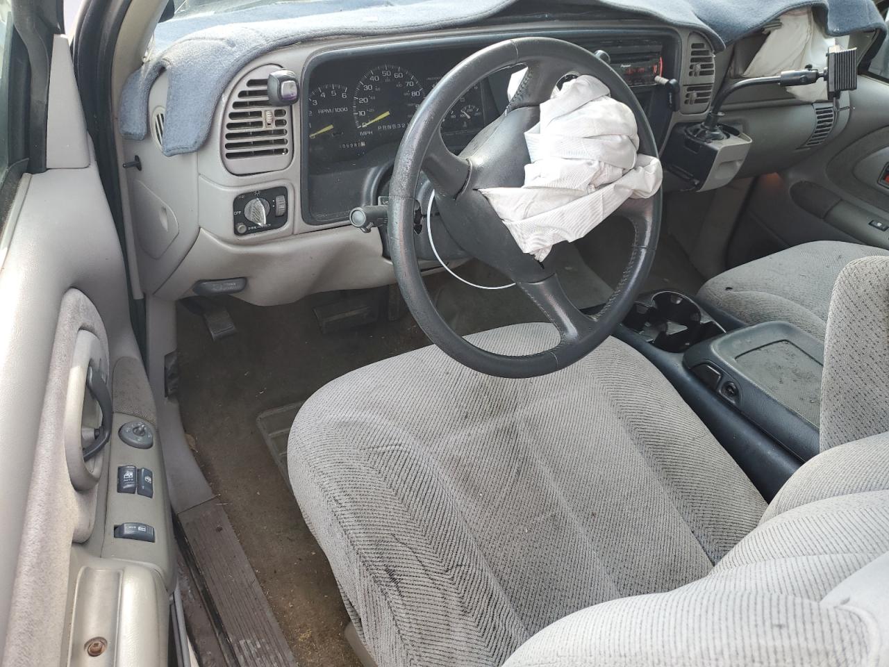 1GCEC19R8XR130067 1999 Chevrolet Gmt-400 C1500