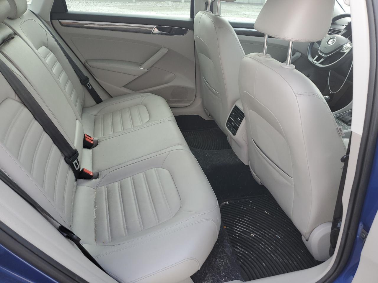 1VWCT7A39HC035388 2017 Volkswagen Passat Sel Premium