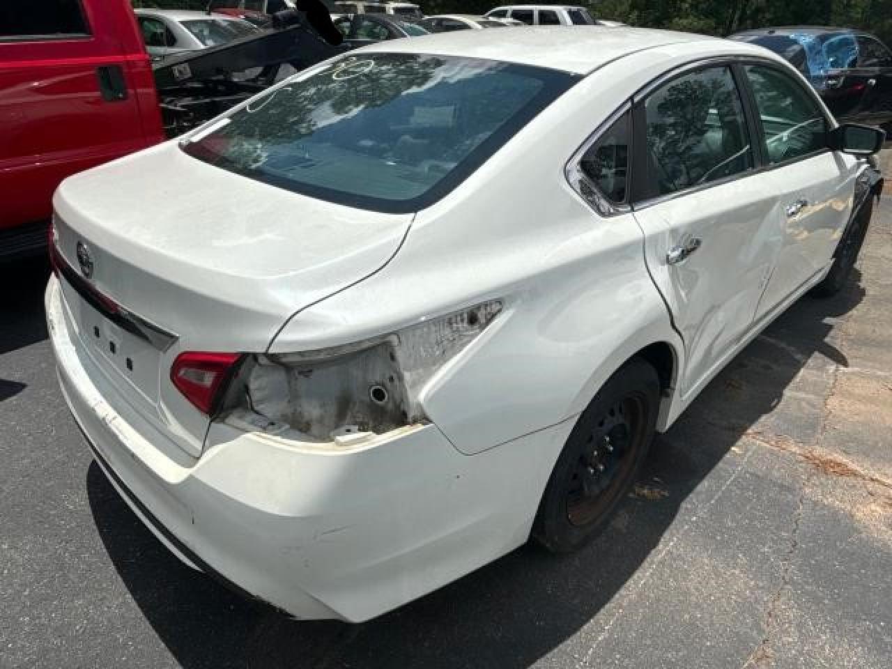 1N4AL3AP2GN305575 2016 Nissan Altima 2.5