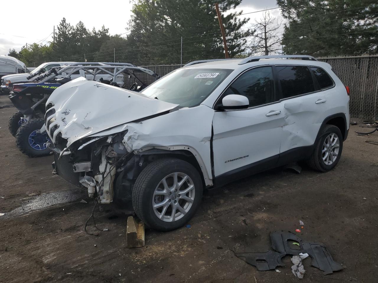 2015 Jeep Cherokee Latitude vin: 1C4PJLCB3FW536490