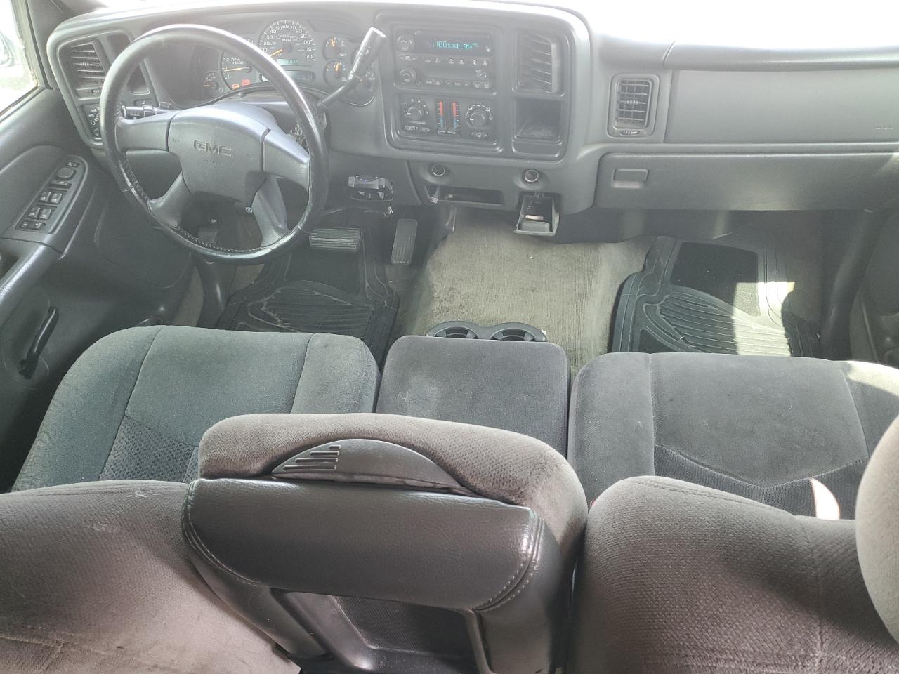 1GTGC13UX5F871812 2005 GMC Sierra C1500 Heavy Duty