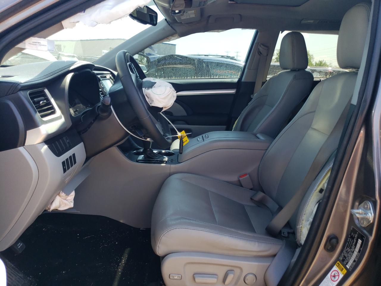 5TDJKRFH5GS298245 2016 Toyota Highlander Xle