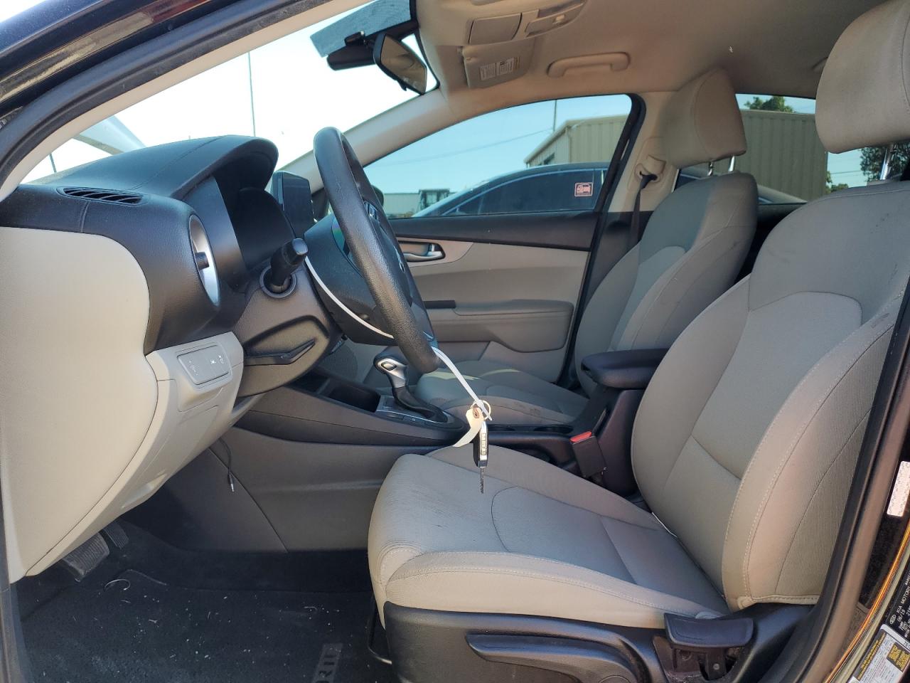 3KPF24AD9KE137459 2019 Kia Forte Fe