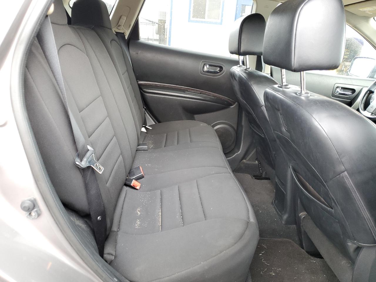 JN8AS5MV2BW273026 2011 Nissan Rogue S