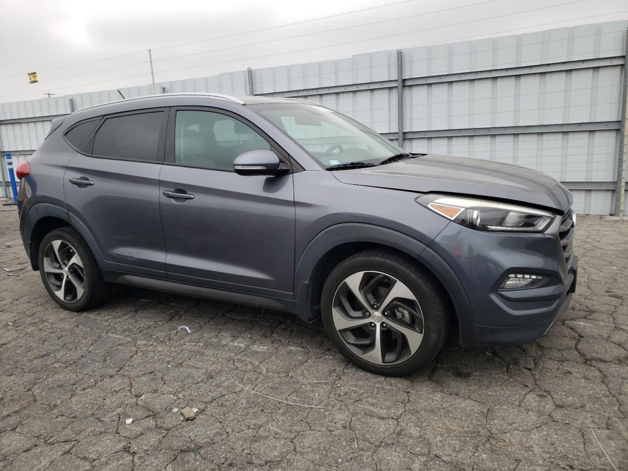 2016 Hyundai Tucson Limited vin: KM8J33A24GU117236