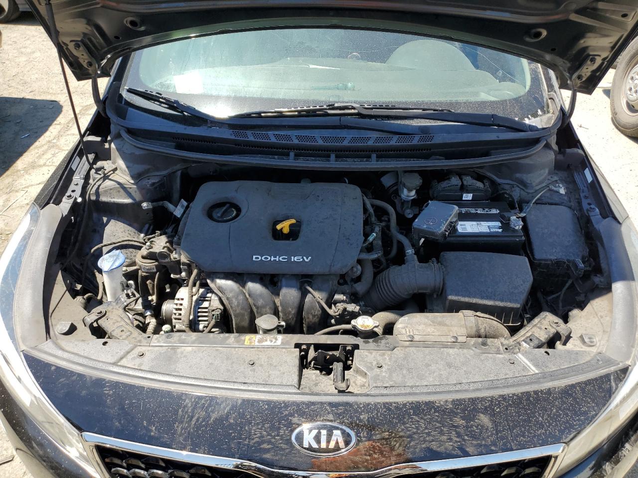 3KPFK4A7XHE118647 2017 Kia Forte Lx