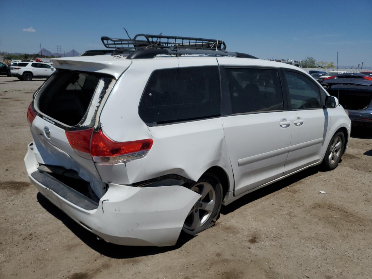 5TDKK3DC2ES447961 2014 Toyota Sienna Le