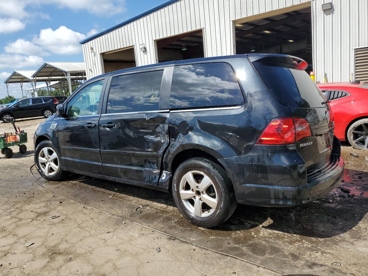 2V4RW3D11AR296508 2010 Volkswagen Routan Se